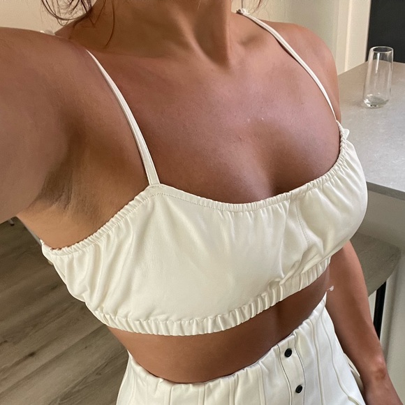 Glassons pleater crop size 8, cream - Picture 2 of 3